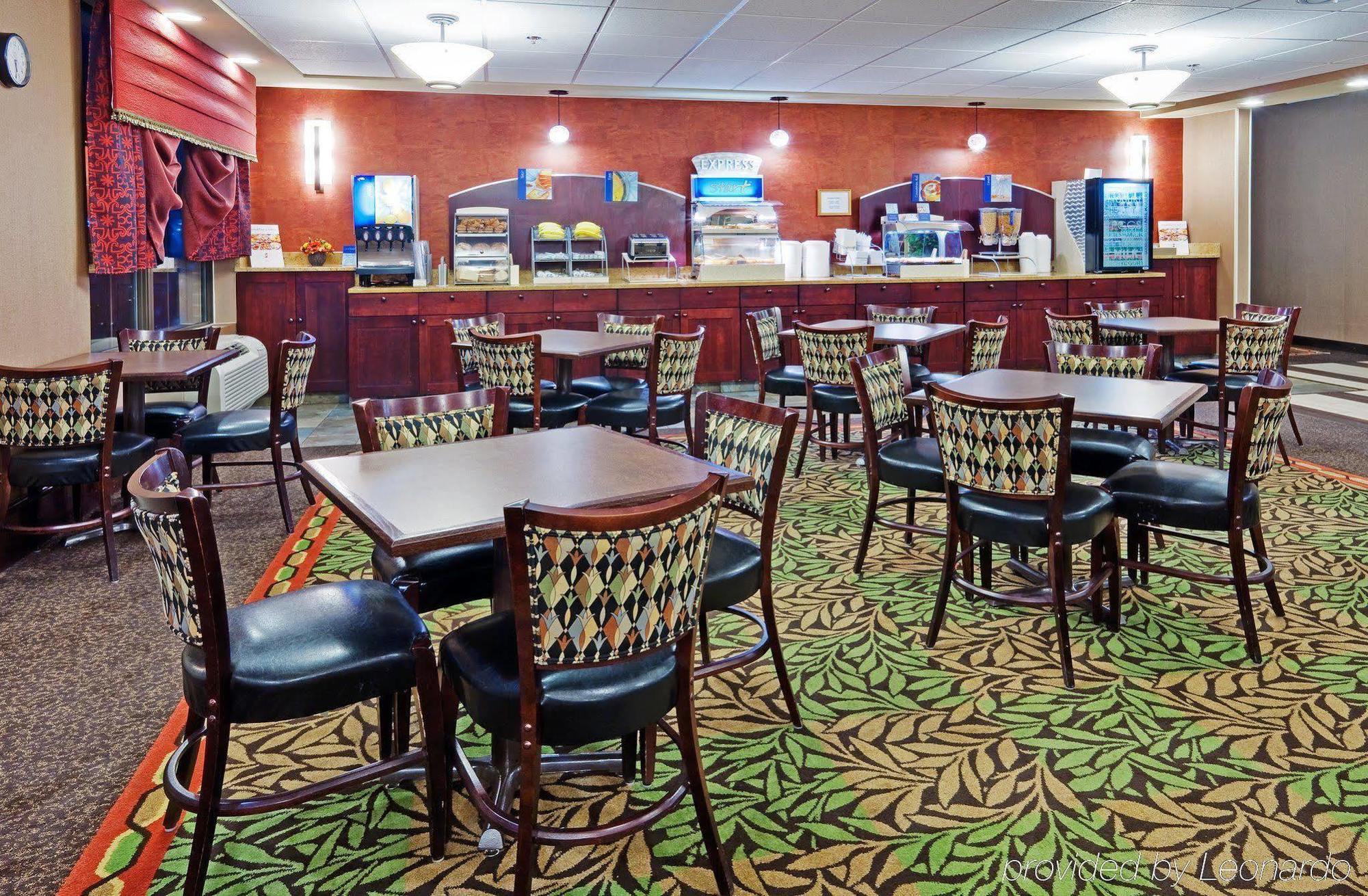 Holiday Inn Express Harrisburg East By Ihg Restaurant photo